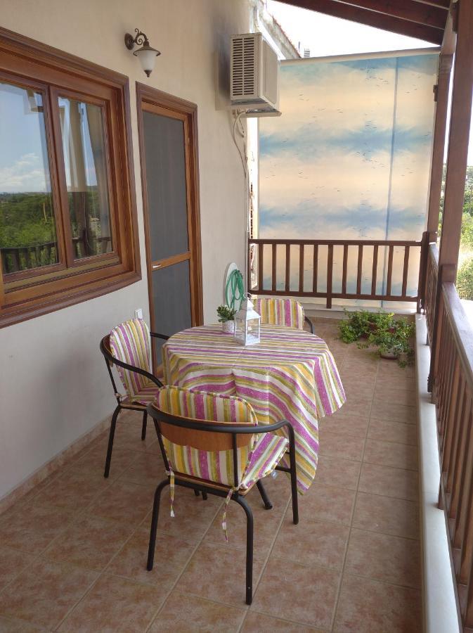 Deppy'S Houwe Villa Nikiti  Exterior foto