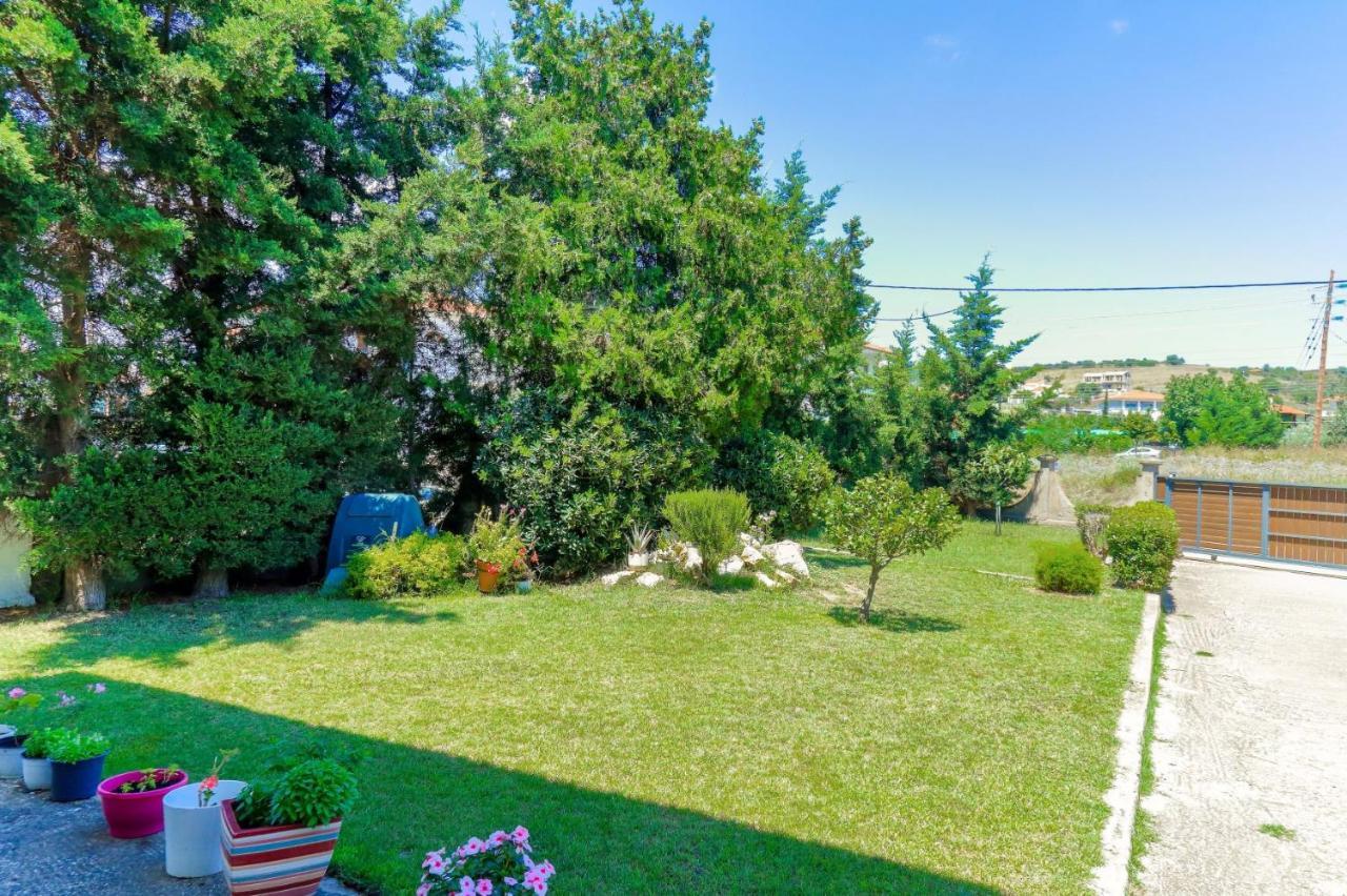 Deppy'S Houwe Villa Nikiti  Exterior foto