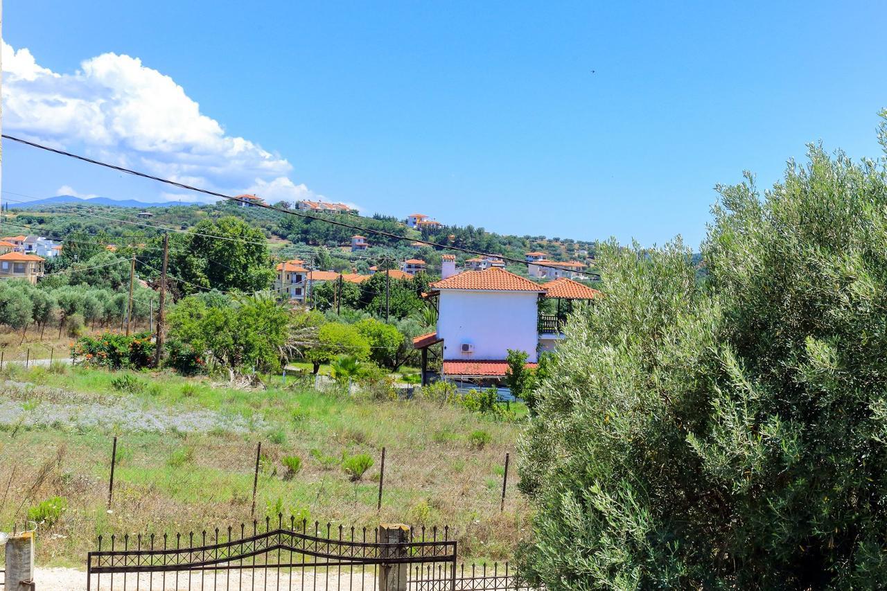 Deppy'S Houwe Villa Nikiti  Exterior foto